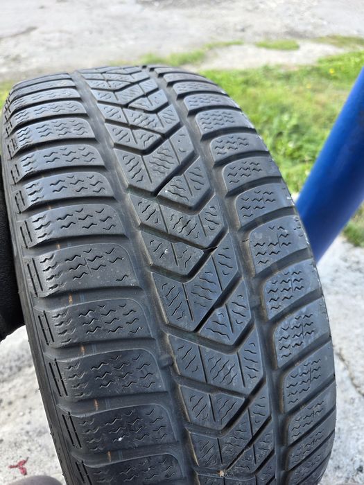 Зимові шини Pirelli 225/40 R18