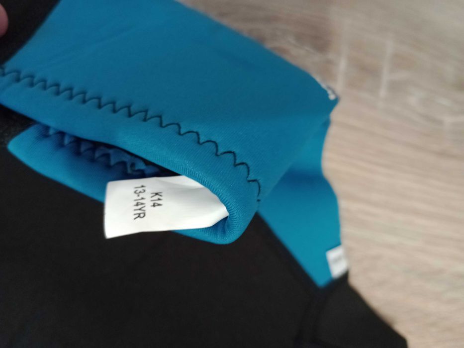 Nowa pianka neoprenowa do pływania 3 mm TWF rozmiar K14 na 12-13 lat