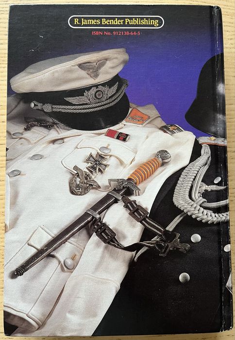 Ksiażka Die Luftwaffe: Uniforms & Traditions