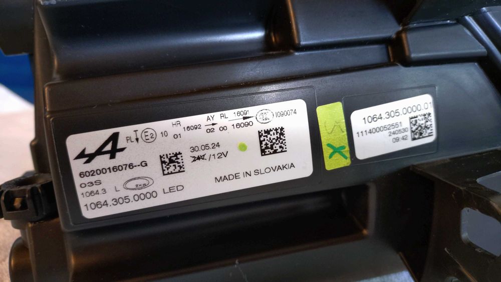 Alpine A110 s Renault lewa lampa przód LED