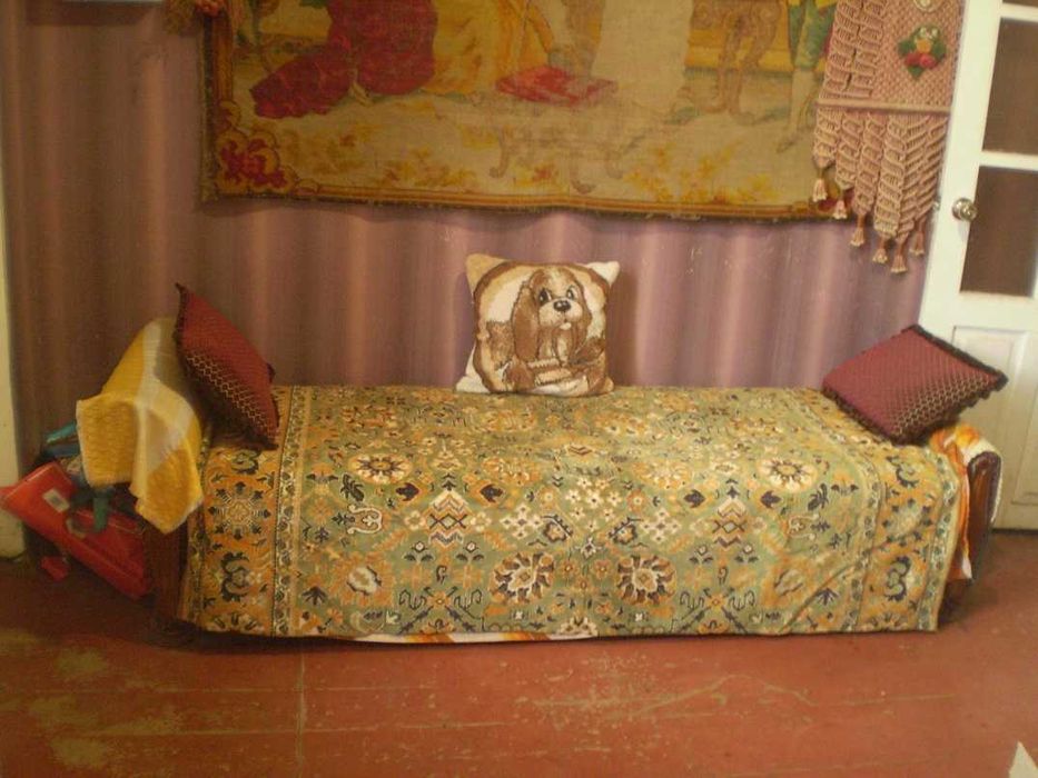 Житлове приміщення під пекарню дім літніх садок школу пансіон клініку