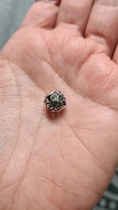 zawieszka na bransoletkę