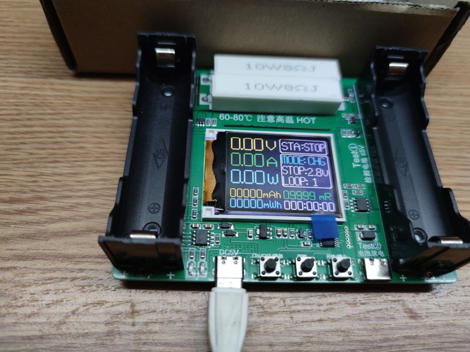 Тестер акумуляторов 18650 зарядное 21700 измеритель ёмкости 3.7v