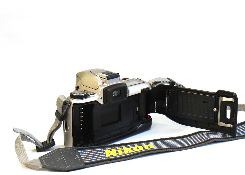 Nikon F65 (SÓ CORPO) máquina fotográfica analógica (de rolo)