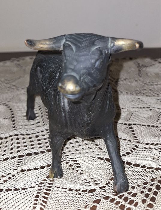 Tauromaquia. Vários materiais e medidas. Antigos. Desde 8€.