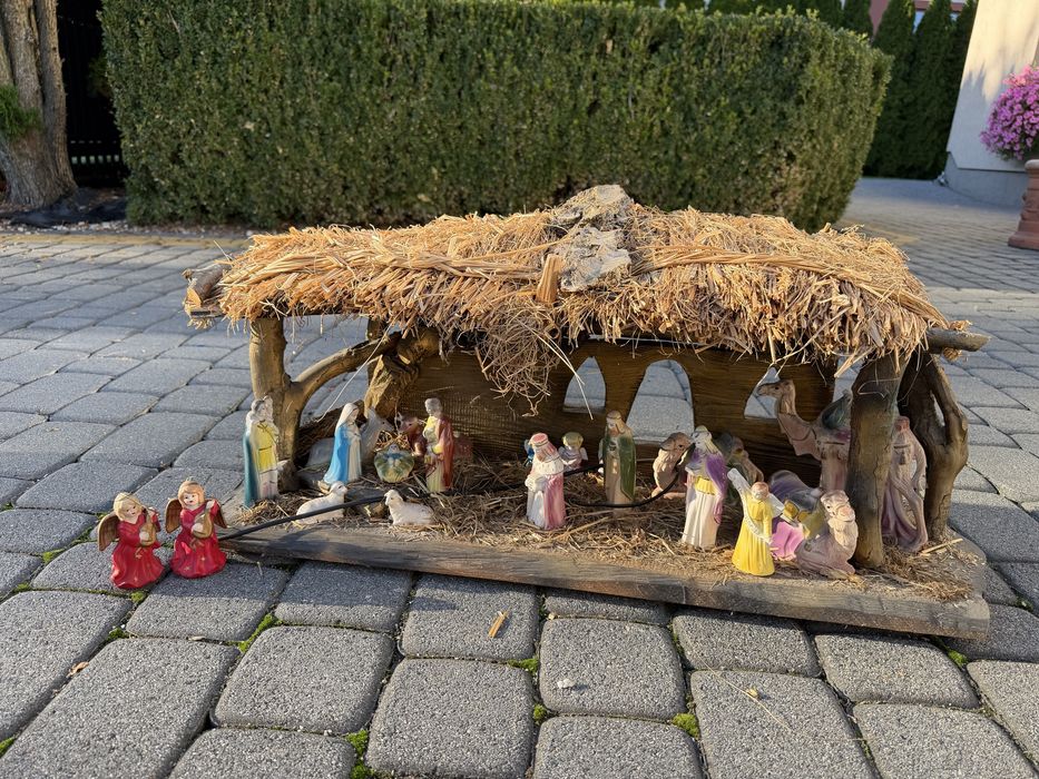 Stara szopka bożonarodzeniowa z figurkami duża vintage