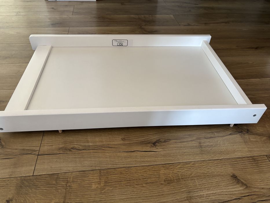 Drewniany przewijak na łóżeczko