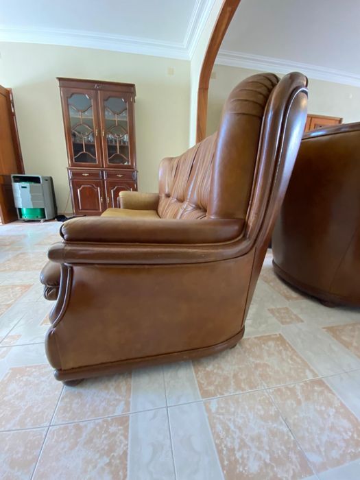 Sofá em pele de 3 lugares