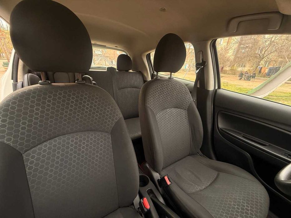 Продаю мітсцбіші міраж