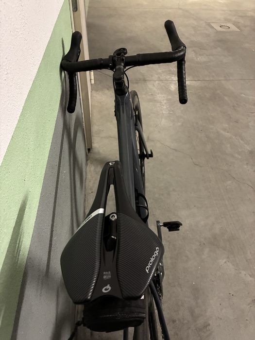 Van Rysel NCR CF – bicicleta de estrada quase nova personalizada