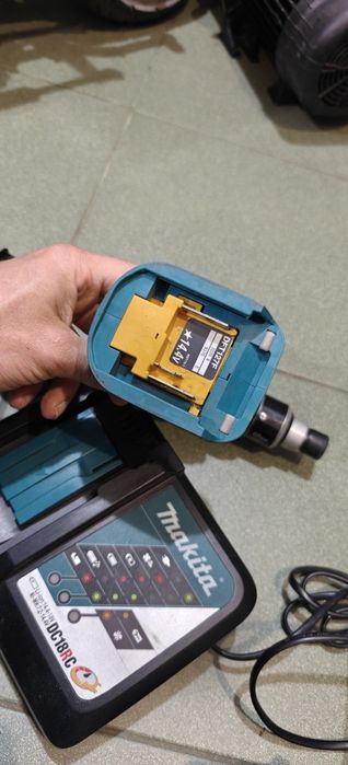 Klucz dynamometryczny Makita DFT127F 14,4 V +3x5,0 Ah +ładowarka.. PAT-KOM
