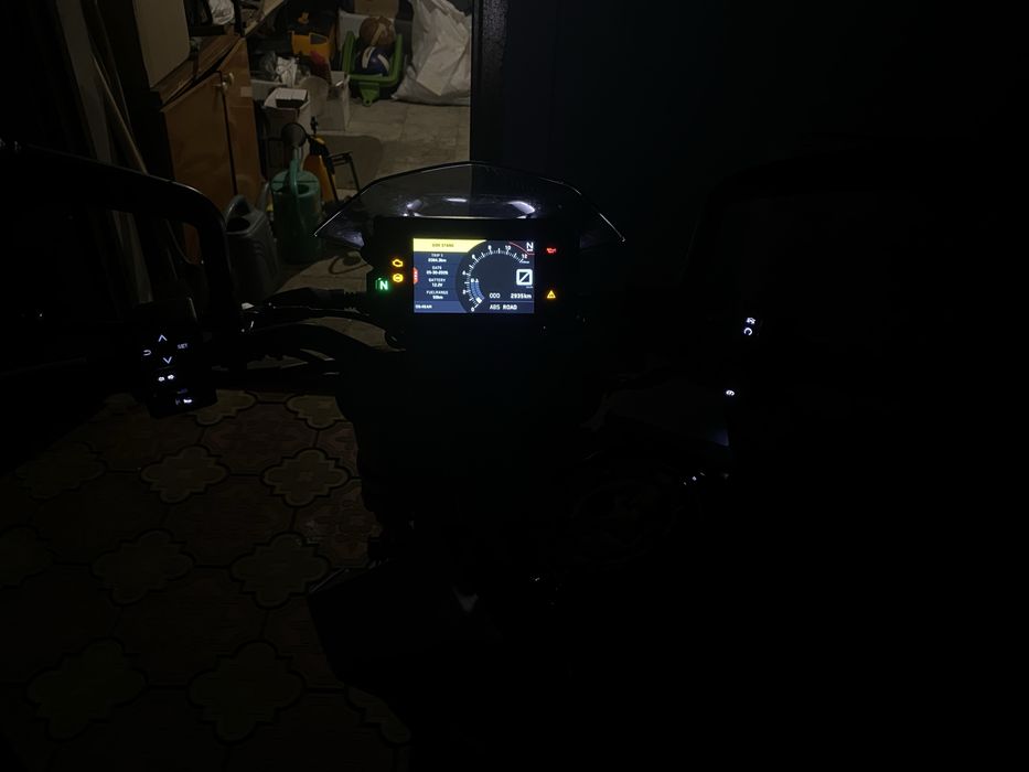 Ktm duke 390 2023 (husqvarna)
