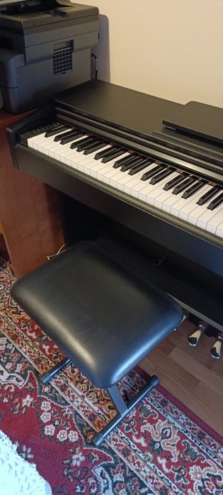 piano elétrico Yamaha Arius ydp 143