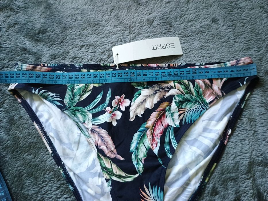 Dół od bikini Tropikalne kwiaty Esprit
