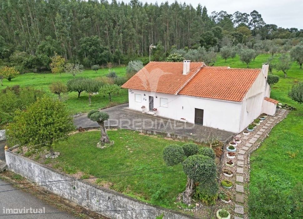 Moradia T3 Térrea | Lote de 1.500 m² | Vista Panorâmica | Garagem,...