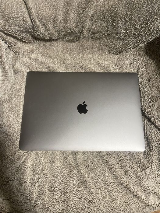 Apple Macbook pro 15 2018 16gb 512gb sad