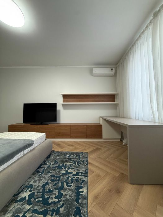 Дизайнерська 2кімн Феодосійський провулок 12, метро Деміївська