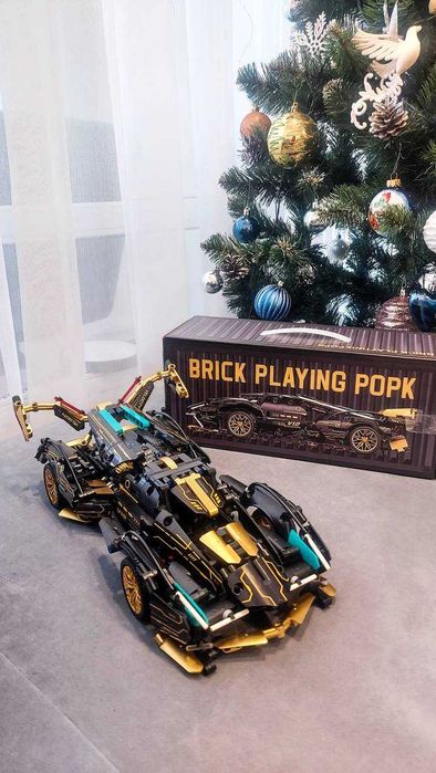 Дитячий іграшковий конструктор машинка V12 на 1280 деталі