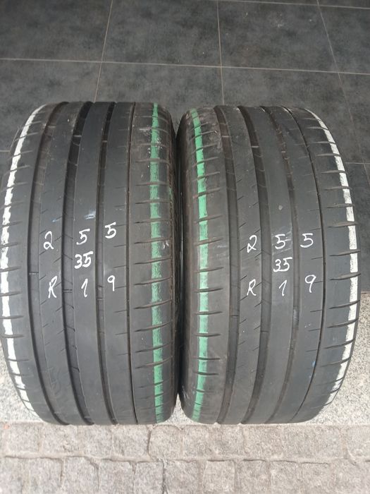 2 pneus 255 35 r19 Michelin