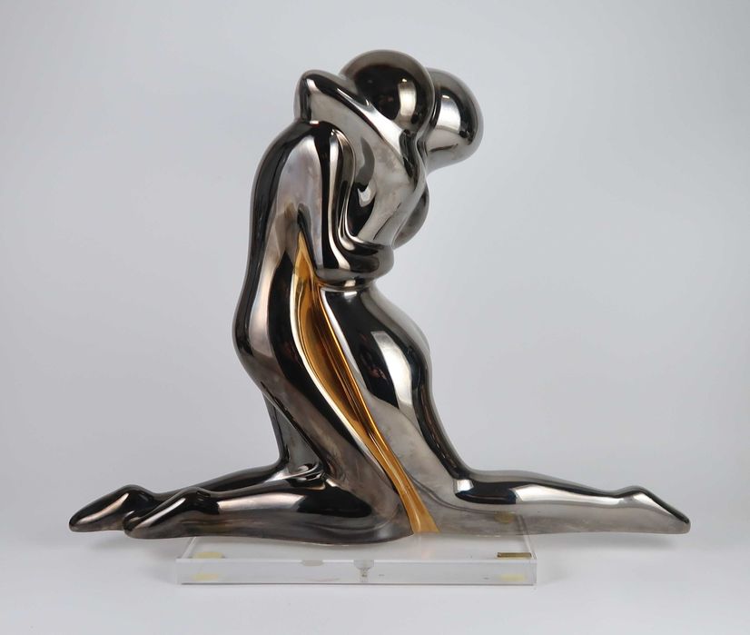 Escultura em porcelana GALOS - O Abraço