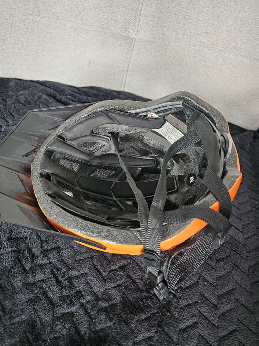 Kask rowerowy Sahoo pomarańczowo-czarny M