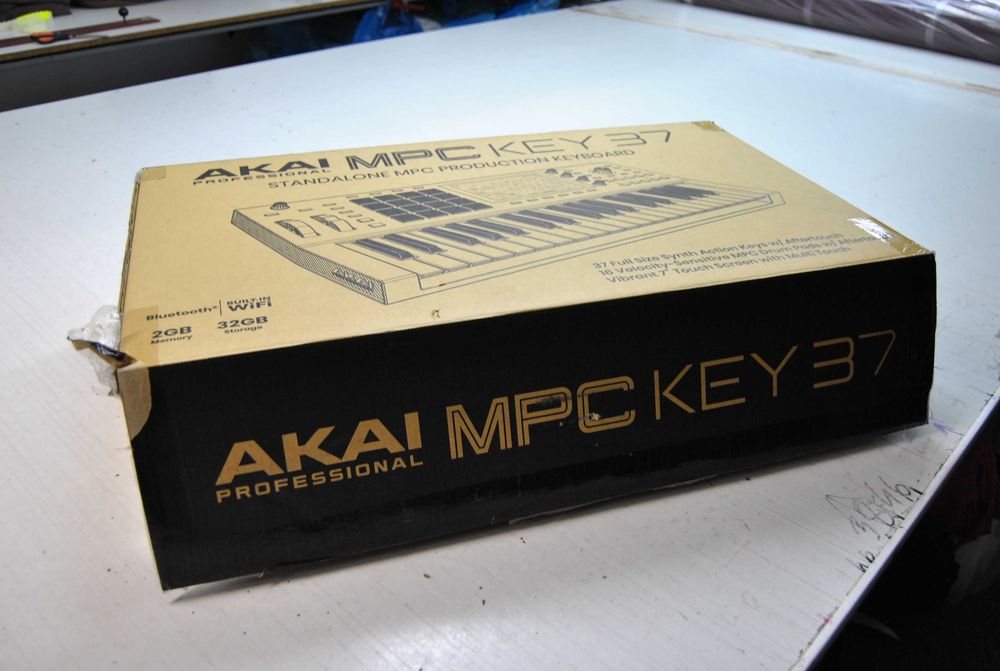 Syntezator Akai MPC Key 37.