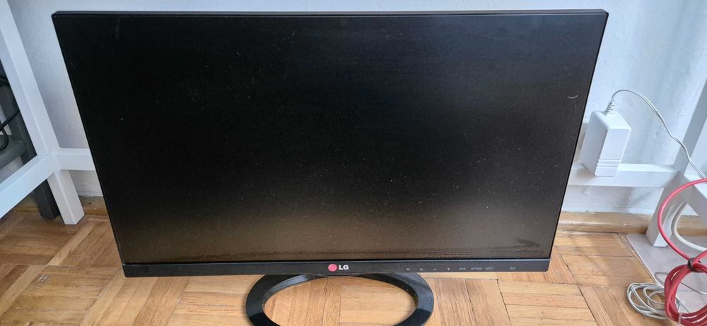 Sprzedam monitor LG 23MA73D-PZ