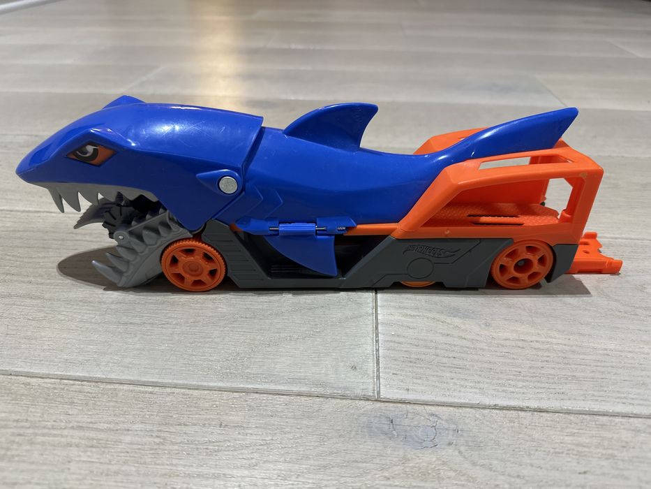 Hot Wheels City Rekin Transporter