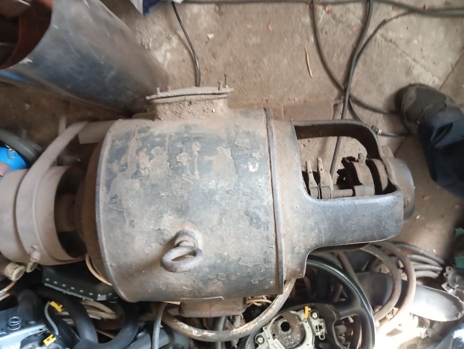 Bardzo stary silnik elektryczny trójfazowy