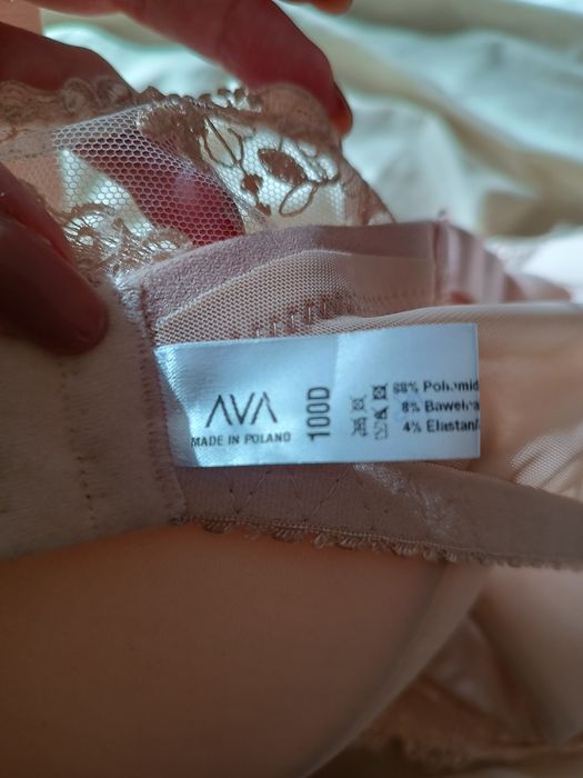 Бюстгальтер  AVA. Польща. 90-95D