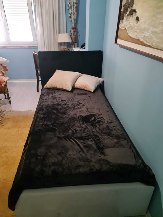 Cama de Solteiro com gavetas e colchão marca Emma (muito pouco usado)