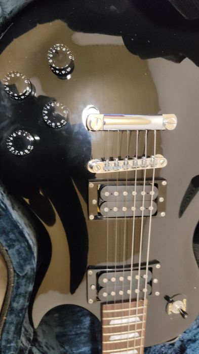 Guitarra elétrica ( HARLEY BENTON )