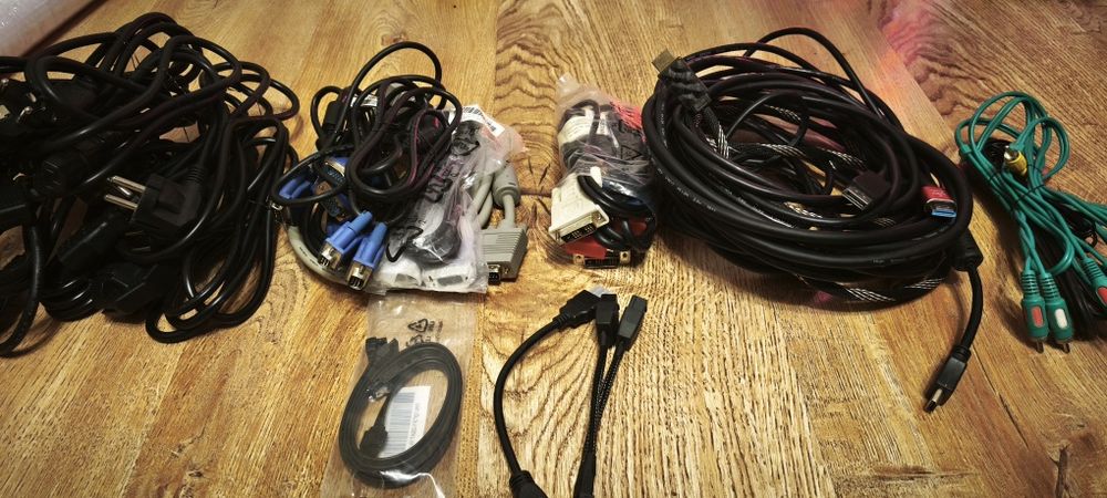 Блок питания к ноутбуку