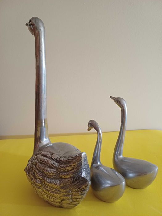 Família de 3 Cisnes em Estanho
