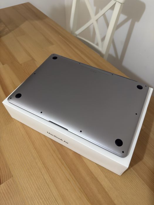 MacBook Air M1 13’ | 16GB RAM | 256GB SSD | Cinzento Sideral