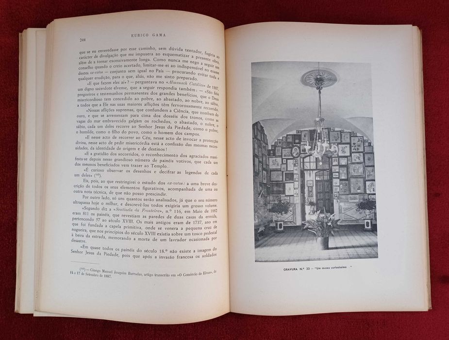 Livros religiosos antigos