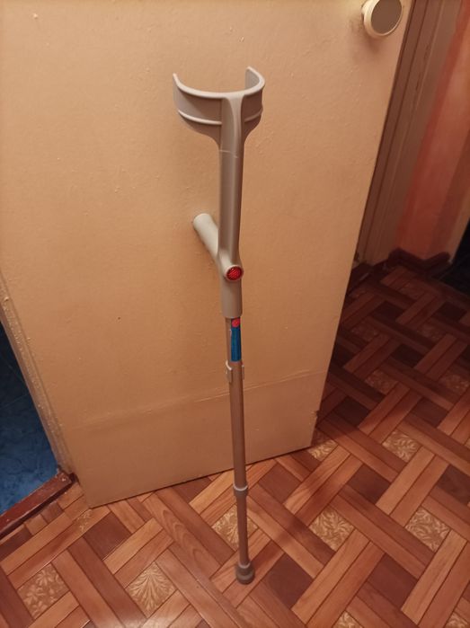 Продам милицю підлокітну.