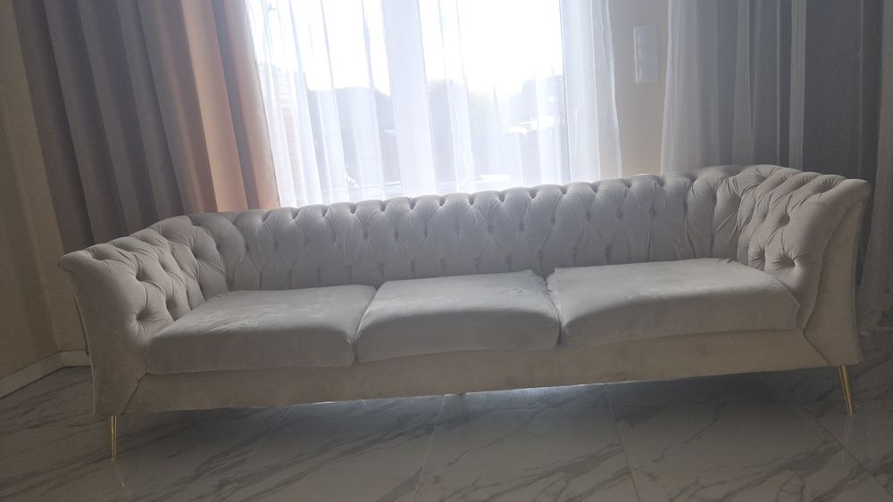Kanapa sofa na złotych nóżkach
