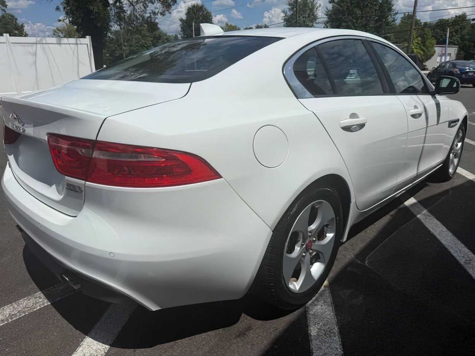 Jaguar XE 25t      2018