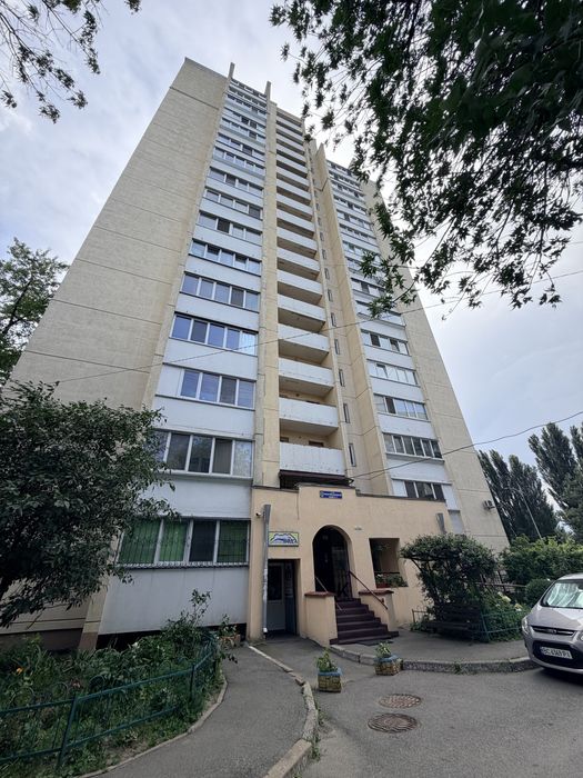 Продаж квартири 57 м на Москаленка 8 Б без комісіі
