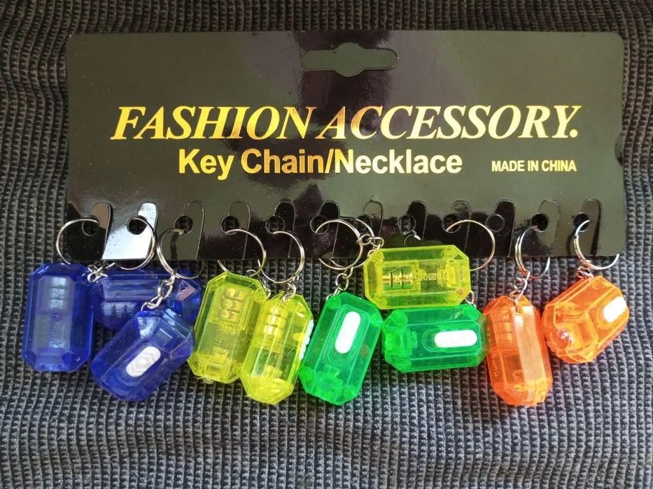 Брелок на ключі  фонарик