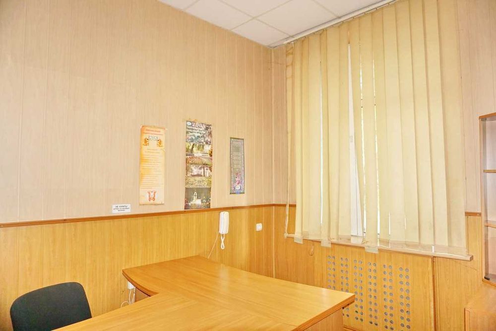 Продаю фасадне приміщення біля Аграрної академії. ц1