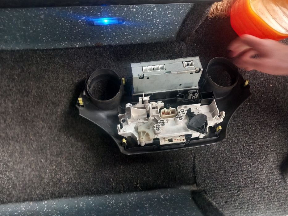 Продам панель управления печкой тойота ярис