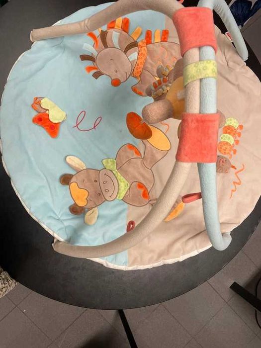 Ginásio Criança para primeiros meses marca Nattou