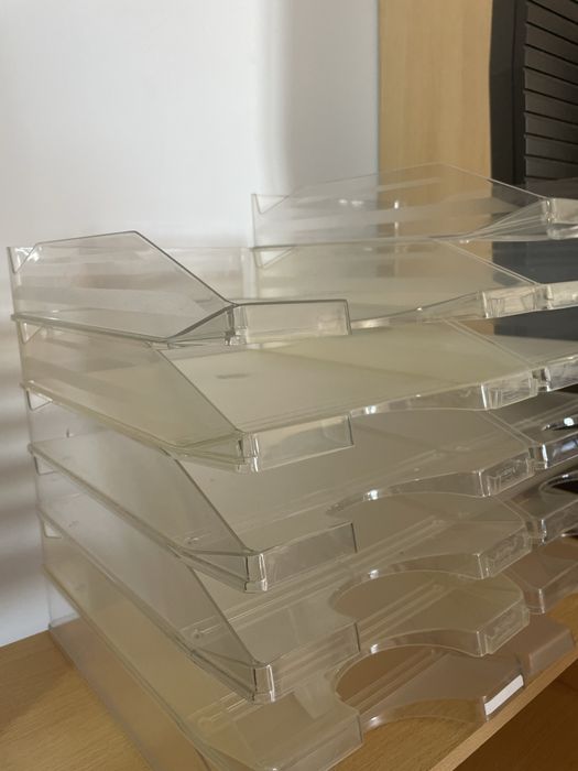 prateleiras de plastico para livros