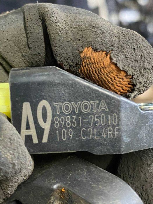 Датчик удару airbag Toyota Prius 30 2009-2015 89173--75010 / 89831--75020 / 89831--75010