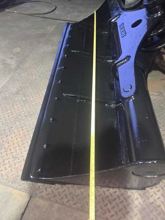 Balde de limpeza oscilante de 2 mt marca liebherr - usado