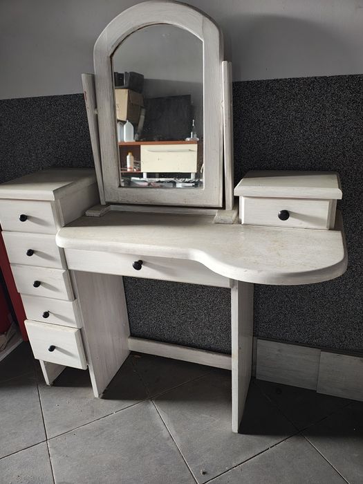 Toaletka sosna  biała