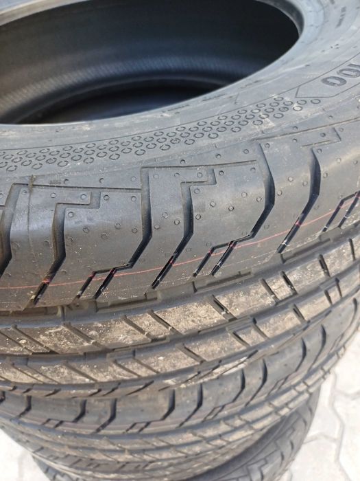 Шини колеса резина гума Континенталь C R16 215 на 65 Continental літо