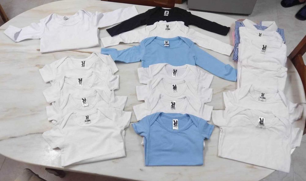 16 T-shirts e bodies crianças (venda do conjunto/completamente novos)